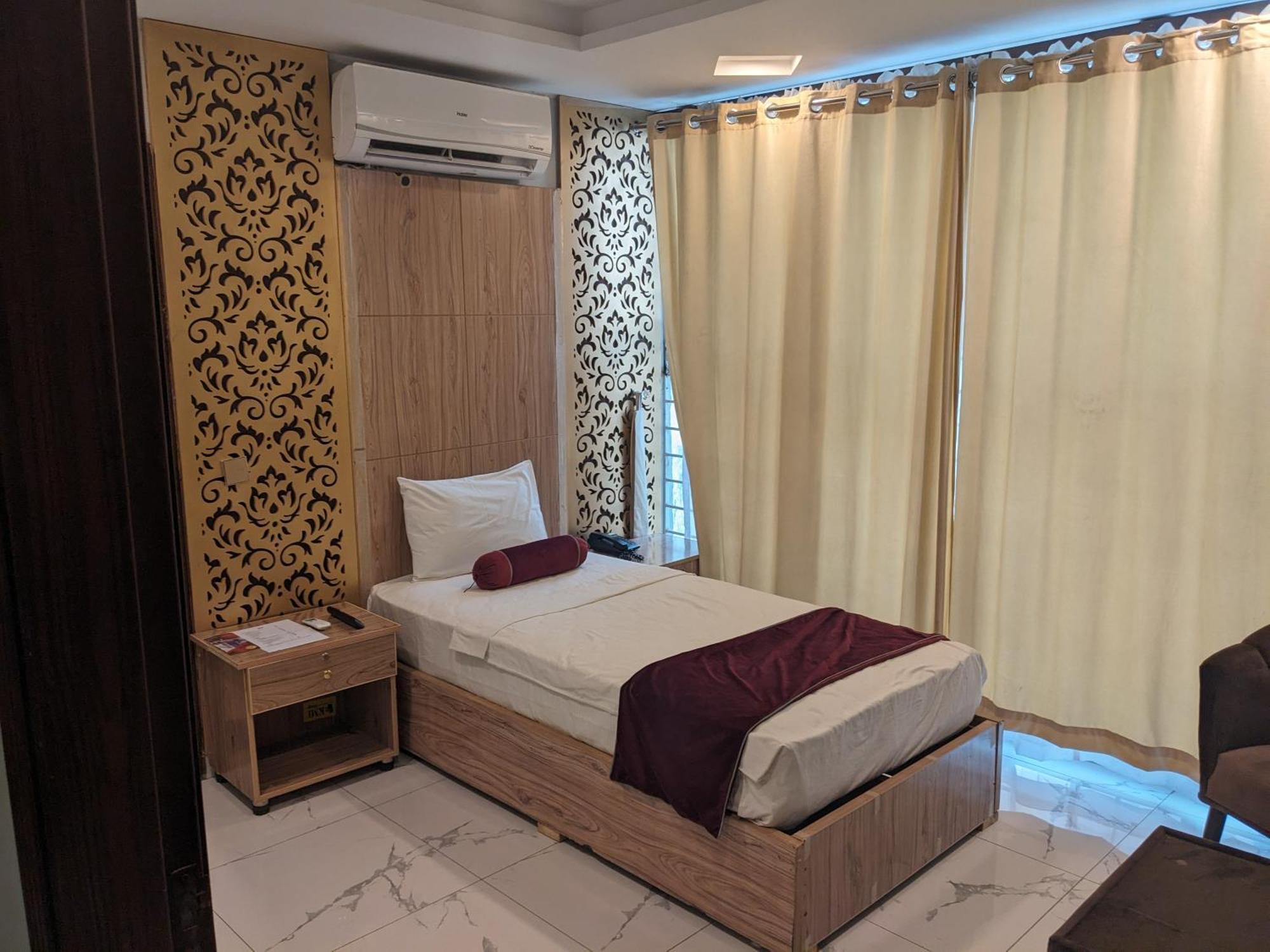 Nueva Hotel Islamabad Extérieur photo